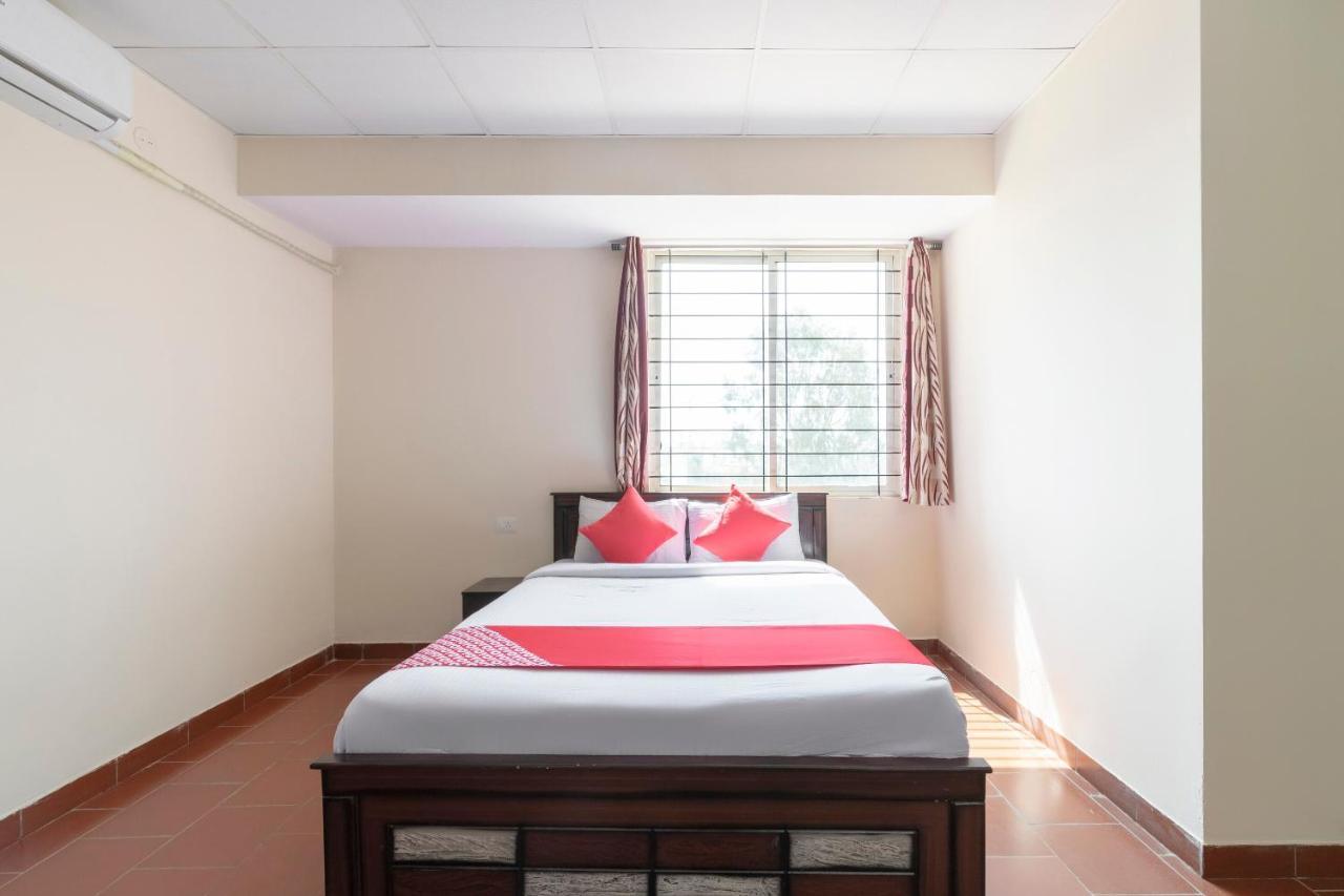Oyo 49073 Whitefield Comforts Hotel Bangalore Exterior photo