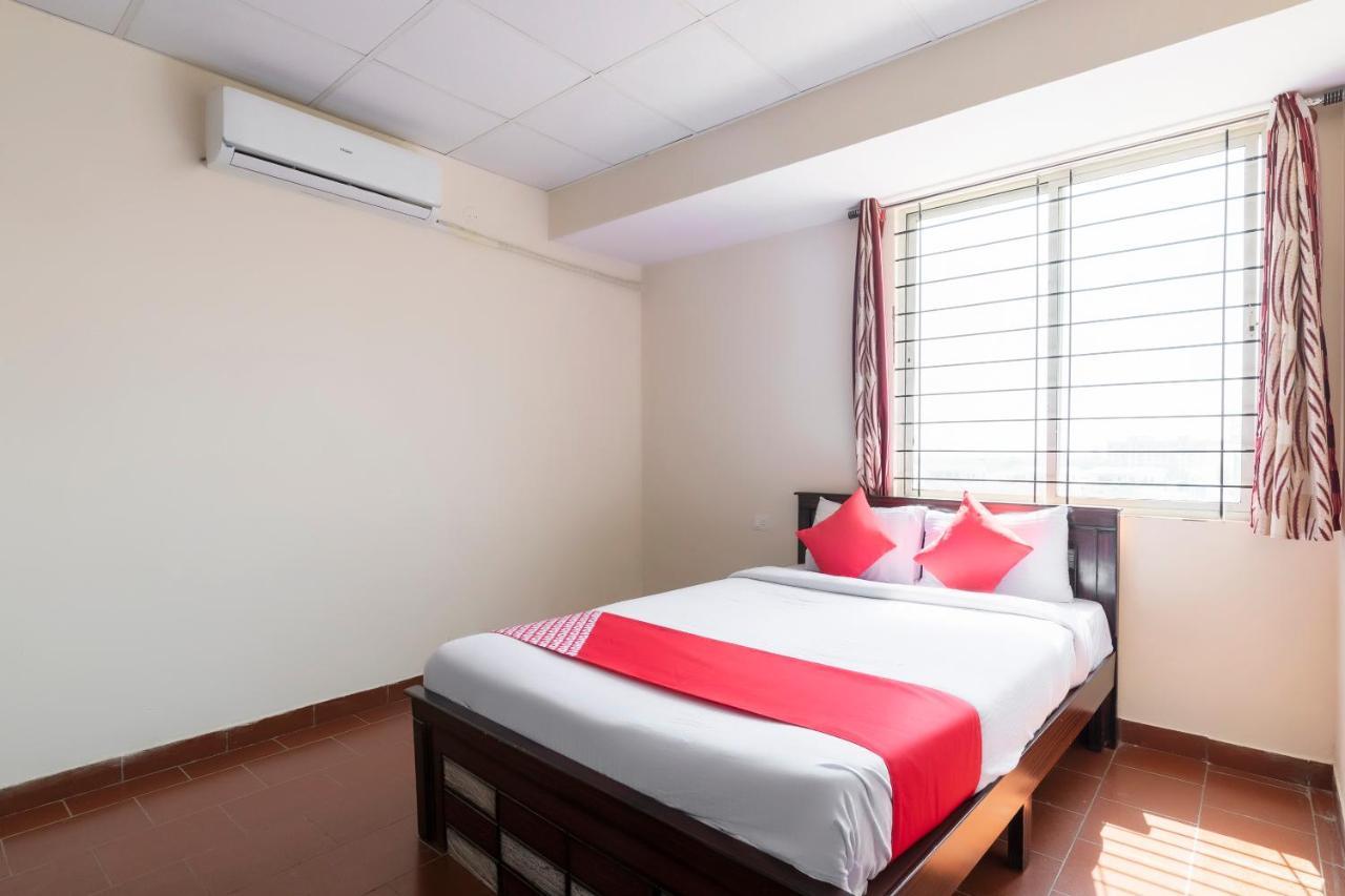 Oyo 49073 Whitefield Comforts Hotel Bangalore Room photo