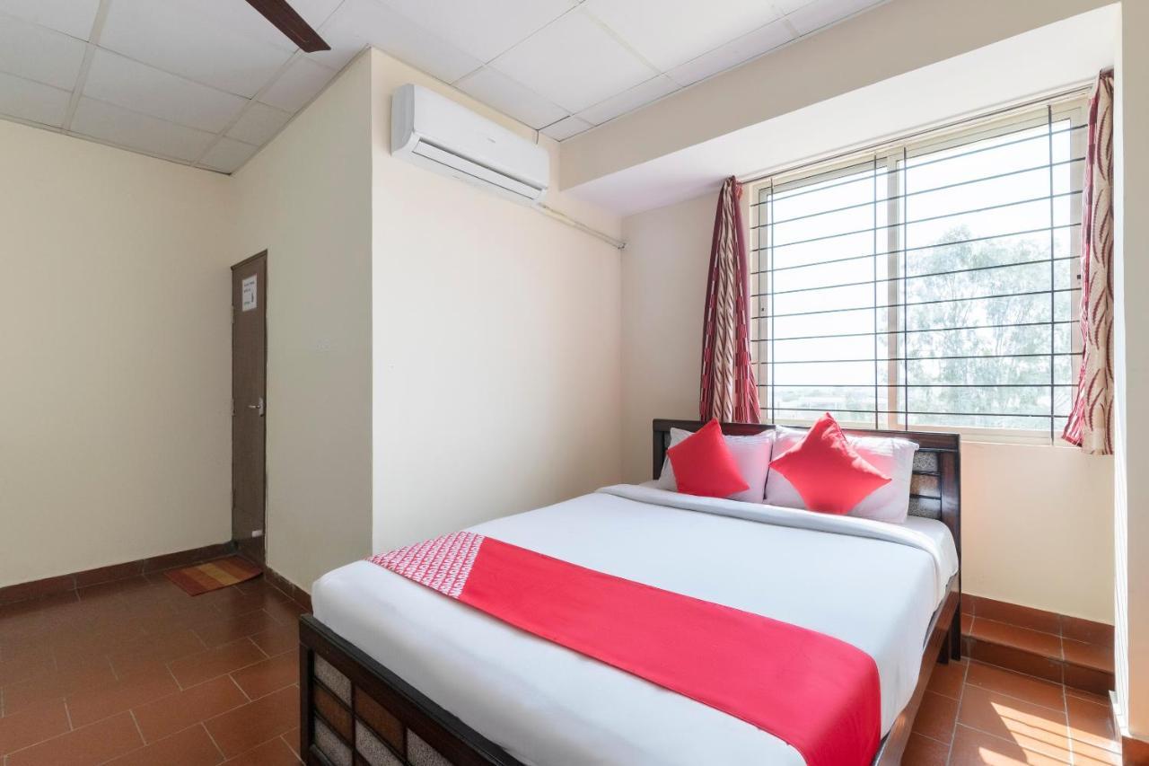 Oyo 49073 Whitefield Comforts Hotel Bangalore Exterior photo
